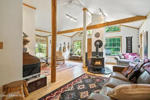 Living - 633 Old Mill Rd, Samuels, ID 83862 photo 1 of 3