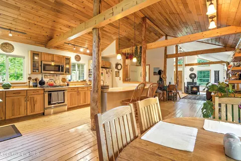 Kitchen - 633 Old Mill Rd, Samuels, ID 83862 photo 1 of 6