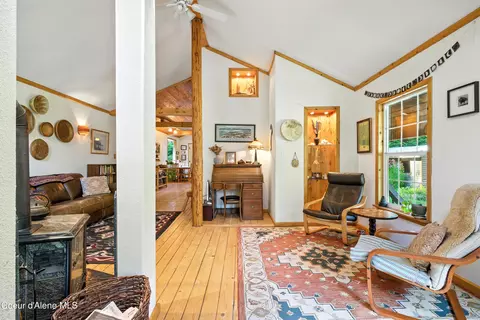 Living - 633 Old Mill Rd, Samuels, ID 83862 photo 2 of 3