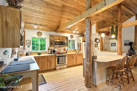 Kitchen - 633 Old Mill Rd, Samuels, ID 83862 photo 3 of 6