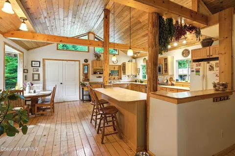 Kitchen - 633 Old Mill Rd, Samuels, ID 83862 photo 2 of 6