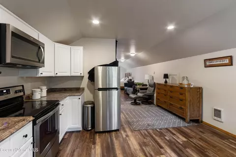 Kitchen - 355 533 Olympic Dr, Sandpoint, ID 83864 photo 6 of 7