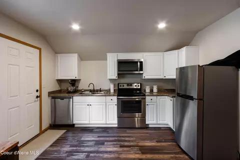 Kitchen - 355 533 Olympic Dr, Sandpoint, ID 83864 photo 7 of 7