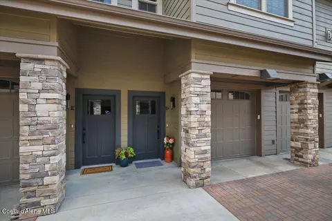 24481 E Pinnacle Ct UNIT D, Liberty Lake, WA 99019