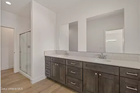 Bath - 635 N Galbraith Lp, Post Falls, ID 83854 photo 2 of 3