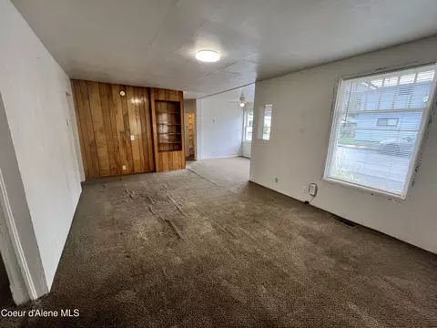 Living - 402 W Mullan Ave, Kellogg, ID 83837 photo 2 of 3