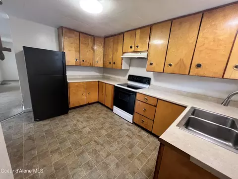 Kitchen - 402 W Mullan Ave, Kellogg, ID 83837 photo 2 of 3