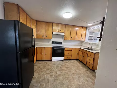Kitchen - 402 W Mullan Ave, Kellogg, ID 83837 photo 3 of 3
