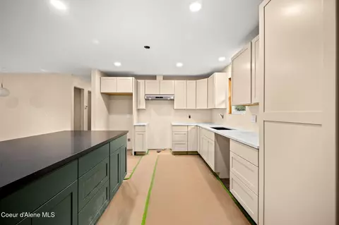 Kitchen - 4733 E Alpine Dr, Post Falls, ID 83854 photo 3 of 4