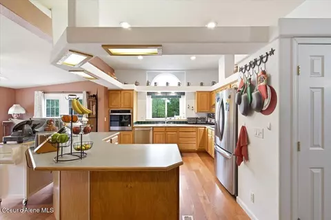 Kitchen - 7005 E Arthur Rd, Athol, ID 83801 photo 2 of 6