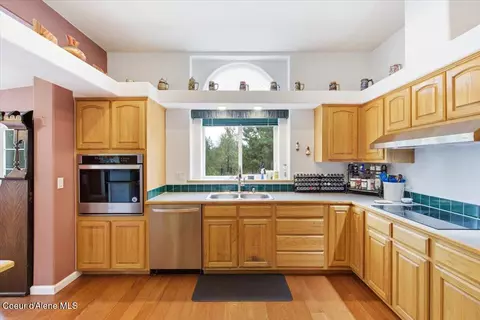 Kitchen - 7005 E Arthur Rd, Athol, ID 83801 photo 6 of 6