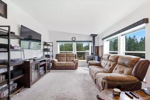 Living - 7005 E Arthur Rd, Athol, ID 83801 photo 1 of 2
