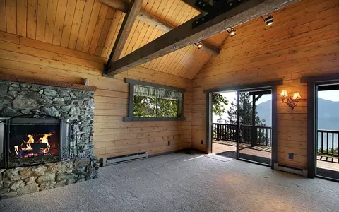 Living - 93 Blue Jay Dr, Sagle, ID 83860 photo 2 of 6