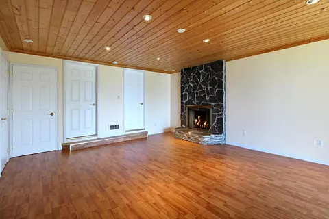 Living - 93 Blue Jay Dr, Sagle, ID 83860 photo 5 of 6