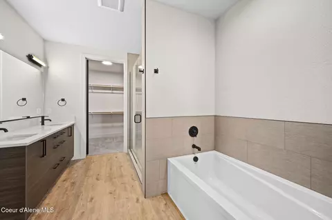 Bath - 6482 W Constantine Ln, Rathdrum, ID 83858 photo 2 of 3