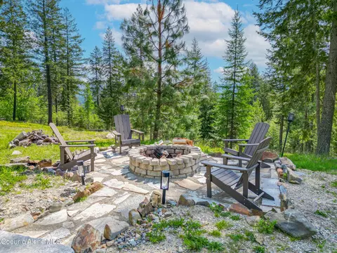 Exterior - 101 Spring View Ln, Sagle, ID 83860 photo 8 of 11