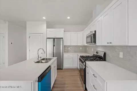 Kitchen - 627 N Galbraith Lp, Post Falls, ID 83854 photo 2 of 6