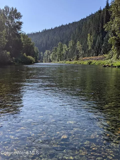 10667 Old River Rd, Kingston, ID 83839
