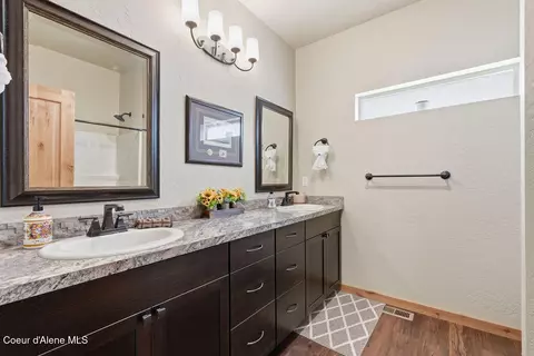 Bath - 966 E Hurricane Dr, Hayden, ID 83835 photo 5 of 5