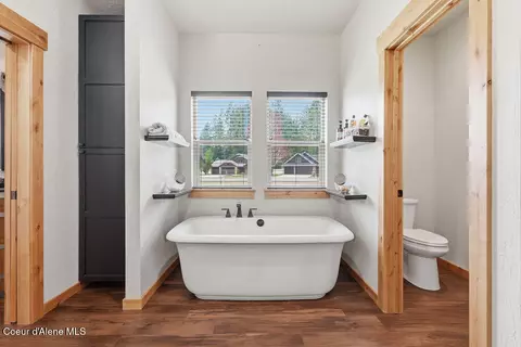 Bath - 966 E Hurricane Dr, Hayden, ID 83835 photo 4 of 5