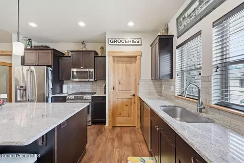 Kitchen - 966 E Hurricane Dr, Hayden, ID 83835 photo 4 of 5