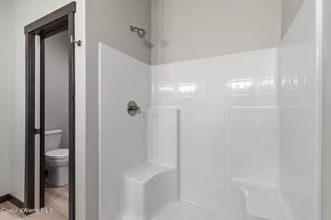 Bath - 26979 Asulkan St, Athol, ID 83801 photo 3 of 4