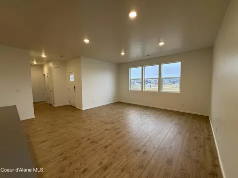 Living - 5258 E Antares Ln, Post Falls, ID 83854 photo 3 of 6