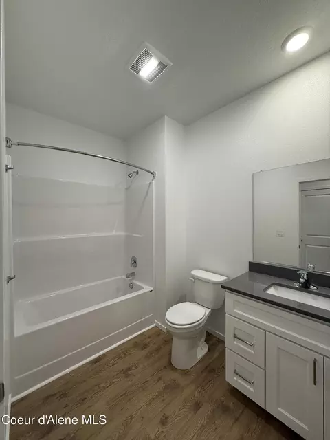 Bath - 5258 E Antares Ln, Post Falls, ID 83854 photo 3 of 7