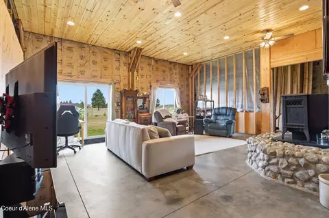 Living - 2455 E War Eagle Ave, Athol, ID 83801 photo 4 of 4