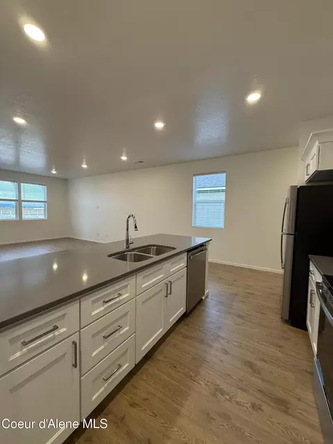 Kitchen - 5280 E Aquila Ave, Post Falls, ID 83854 photo 3 of 5