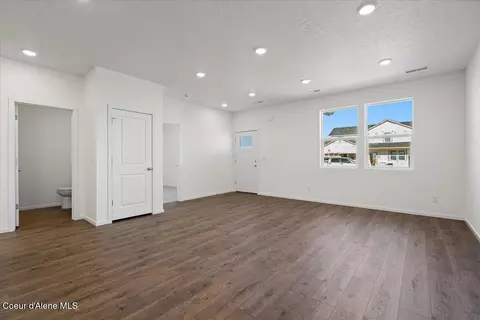 Living - 5280 E Aquila Ave, Post Falls, ID 83854 photo 3 of 7