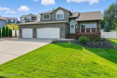 1124 Moen Rd, Greenacres, WA 99016