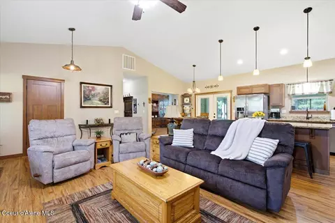 Living - 31288 N Sienna Loop, Athol, ID 83801 photo 3 of 3
