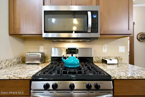Kitchen - 31288 N Sienna Loop, Athol, ID 83801 photo 3 of 4