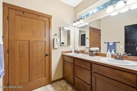 Bath - 31288 N Sienna Loop, Athol, ID 83801 photo 1 of 5