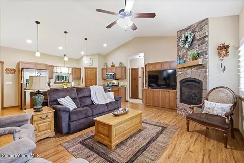 Living - 31288 N Sienna Loop, Athol, ID 83801 photo 1 of 3
