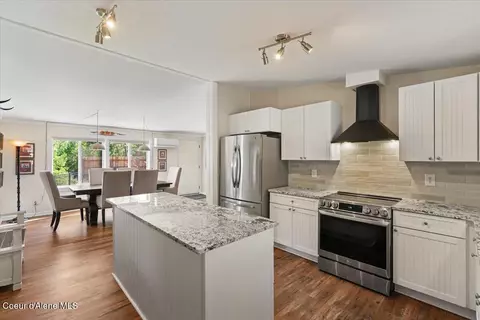 Kitchen - 7497 E Forest View Rd, Athol, ID 83801 photo 2 of 3