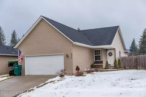 32359 N 10th Ave, Spirit Lake, ID 83869