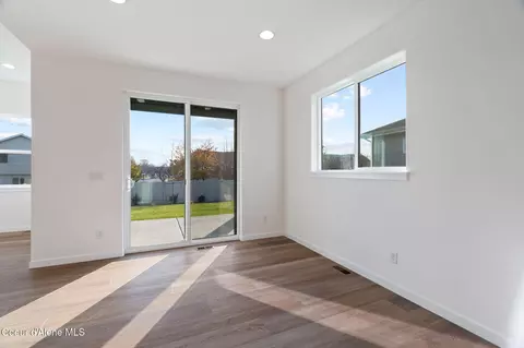 Living - 1127 E Walton Ct, Post Falls, ID 83854 photo 6 of 6