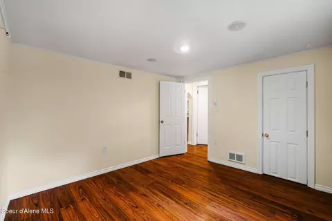Bedroom - 1601 Main St, Sandpoint, ID 83864 photo 1 of 5