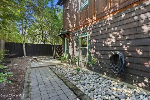 Exterior - 1601 Main St, Sandpoint, ID 83864 photo 10 of 14