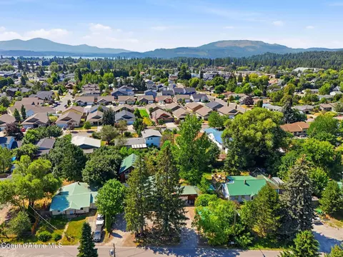View/Area - 1601 Main St, Sandpoint, ID 83864 photo 2 of 6