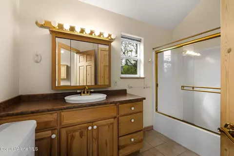 Bath - 1601 Main St, Sandpoint, ID 83864 photo 3 of 3