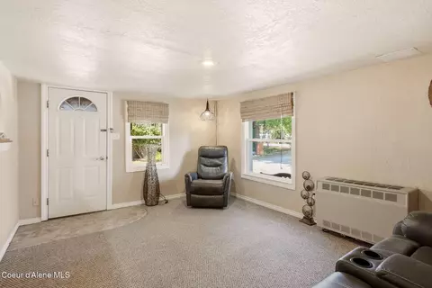 Living - 1601 Main St, Sandpoint, ID 83864 photo 1 of 1