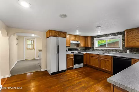 Kitchen - 1601 Main St, Sandpoint, ID 83864 photo 1 of 4