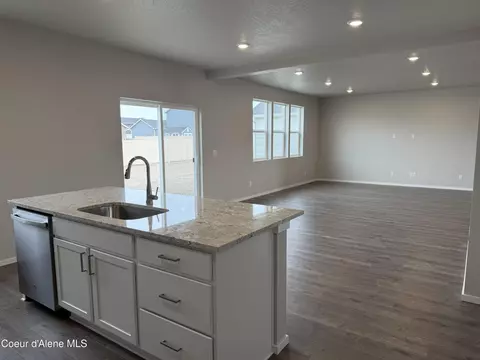 4563 E Rare Fox Ave, Post Falls, ID 83854 photo 2
