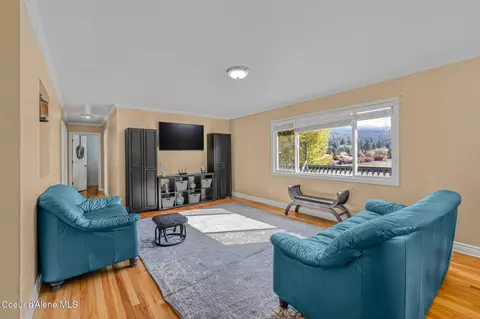 Living - 19459 W Riverview Dr, Post Falls, ID 83854 photo 1 of 2