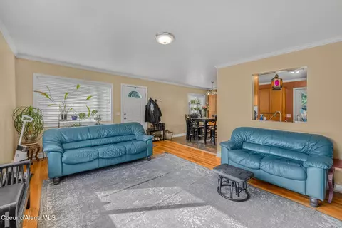 Living - 19459 W Riverview Dr, Post Falls, ID 83854 photo 2 of 2