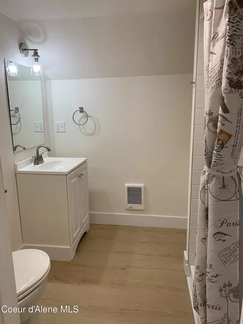 Bath - 106 Kellogg Ave, Kellogg, ID 83837 photo 1 of 5