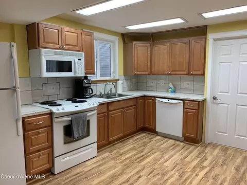 Kitchen - 106 Kellogg Ave, Kellogg, ID 83837 photo 2 of 2